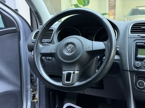 volkswagen-golf-bensin-2011-big-10