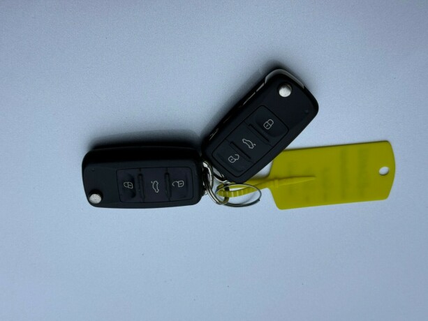 volkswagen-golf-bensin-2011-big-19