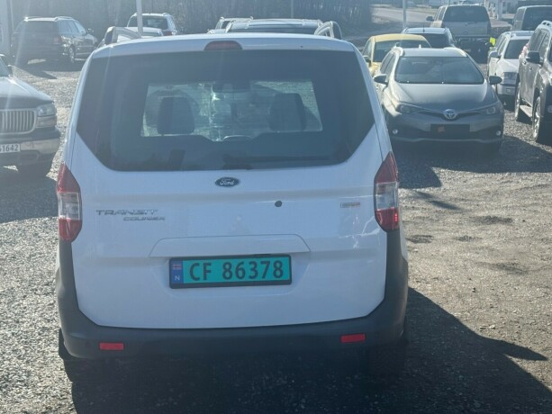 ford-transit-courier-bensin-2017-big-5