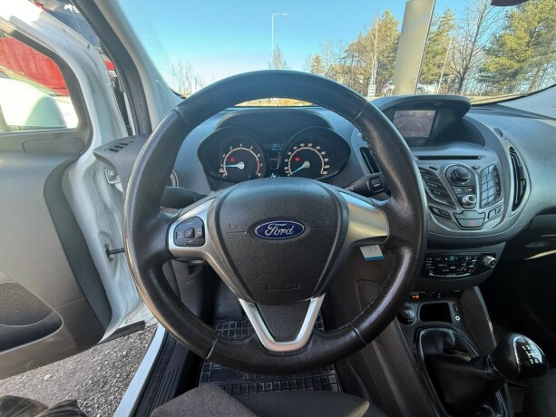 ford-transit-courier-bensin-2017-big-17