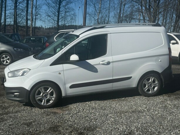 ford-transit-courier-bensin-2017-big-2