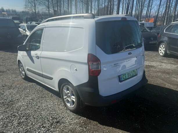 ford-transit-courier-bensin-2017-big-4