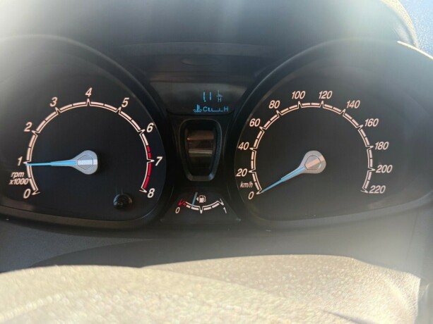 ford-transit-courier-bensin-2017-big-25