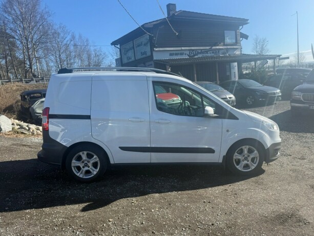 ford-transit-courier-bensin-2017-big-7