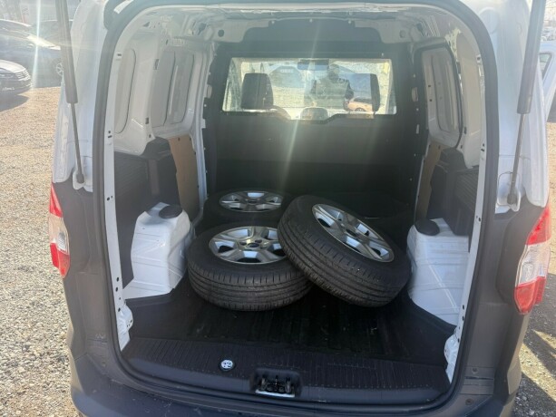 ford-connect-bensin-2017-big-10