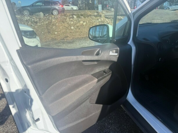 ford-connect-bensin-2017-big-12