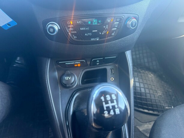 ford-connect-bensin-2017-big-22