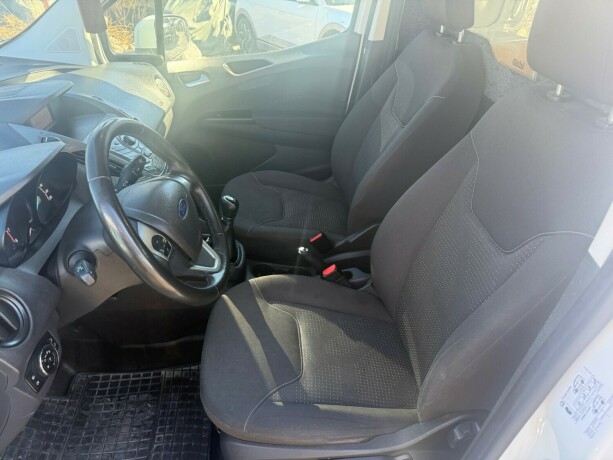 ford-connect-bensin-2017-big-13