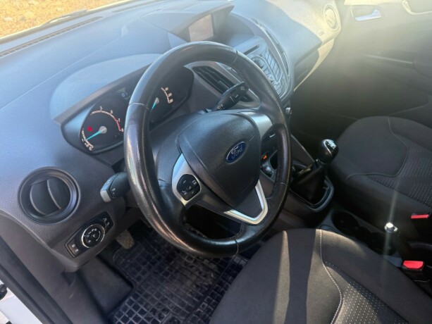 ford-connect-bensin-2017-big-14