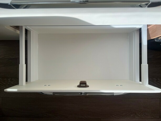 hobby-545-kmf-de-luxe-k248yesenger-lav-seng-alde-gulvvarme-stekeovn-stort-kj248leskap-tv-2021-big-34