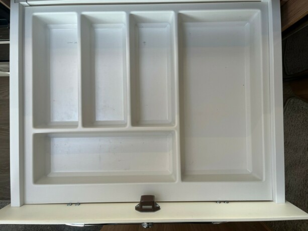 hobby-545-kmf-de-luxe-k248yesenger-lav-seng-alde-gulvvarme-stekeovn-stort-kj248leskap-tv-2021-big-32