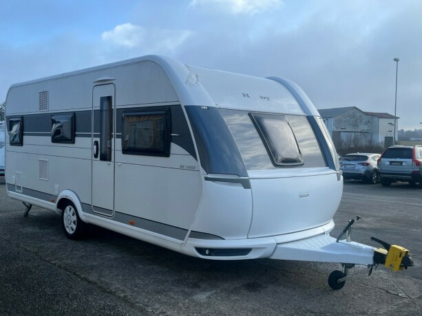 hobby-545-kmf-de-luxe-k248yesenger-lav-seng-alde-gulvvarme-stekeovn-stort-kj248leskap-tv-2021-big-2