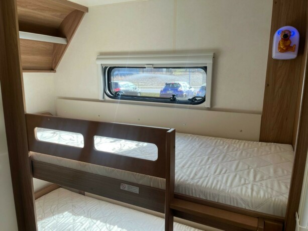 hobby-545-kmf-de-luxe-k248yesenger-lav-seng-alde-gulvvarme-stekeovn-stort-kj248leskap-tv-2021-big-58