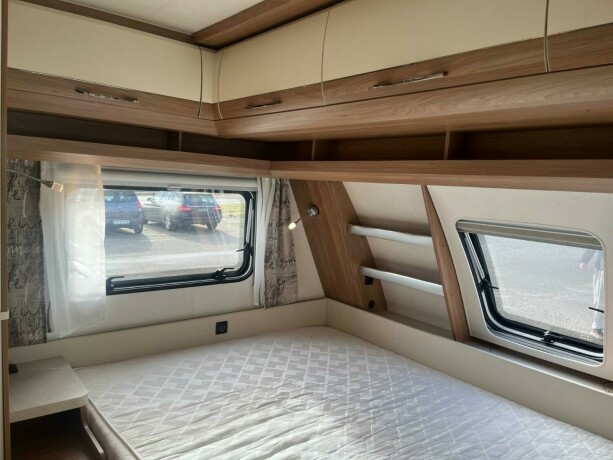 hobby-545-kmf-de-luxe-k248yesenger-lav-seng-alde-gulvvarme-stekeovn-stort-kj248leskap-tv-2021-big-12