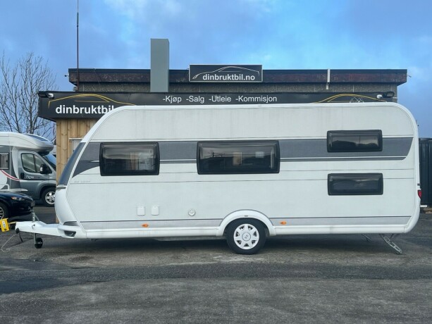 hobby-545-kmf-de-luxe-k248yesenger-lav-seng-alde-gulvvarme-stekeovn-stort-kj248leskap-tv-2021-big-7