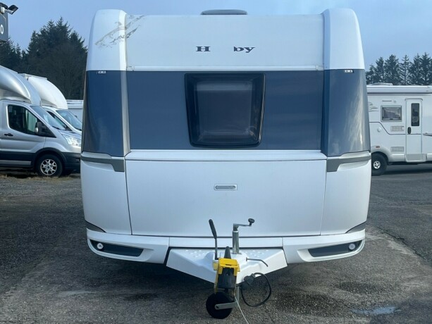 hobby-545-kmf-de-luxe-k248yesenger-lav-seng-alde-gulvvarme-stekeovn-stort-kj248leskap-tv-2021-big-1