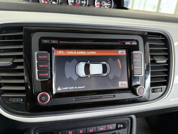 volkswagen-beetle-bensin-2014-big-22