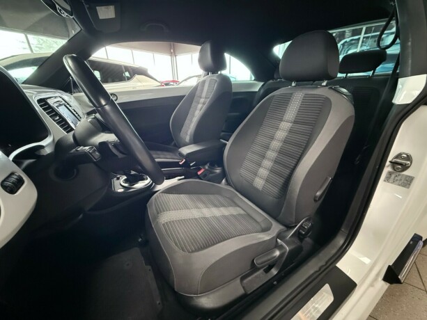 volkswagen-beetle-bensin-2014-big-10