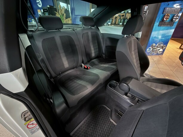 volkswagen-beetle-bensin-2014-big-27