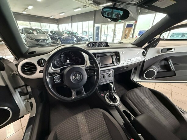 volkswagen-beetle-bensin-2014-big-11