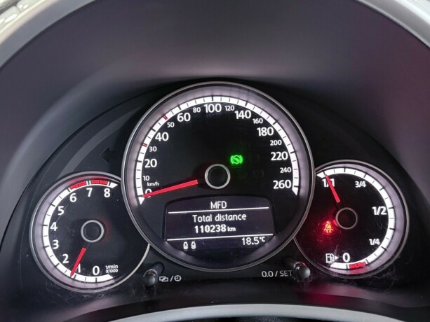 volkswagen-beetle-bensin-2014-big-15