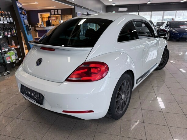 volkswagen-beetle-bensin-2014-big-6
