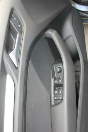 audi-a3-bensin-2015-big-6