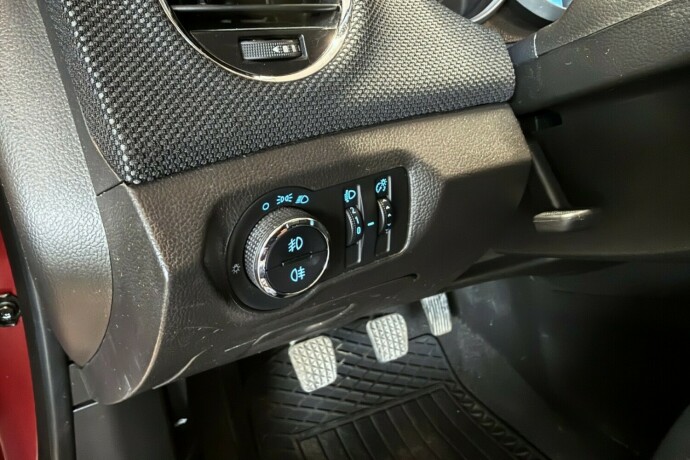 chevrolet-cruze-bensin-2013-big-24