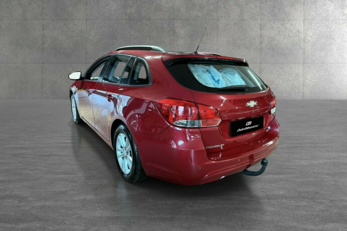 chevrolet-cruze-bensin-2013-big-5