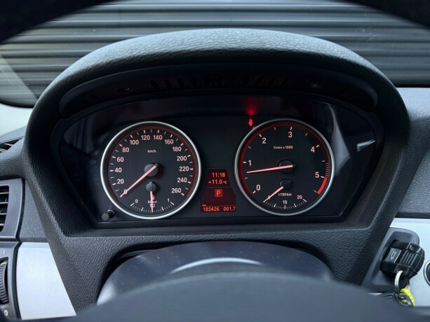 bmw-x5-diesel-2011-big-16