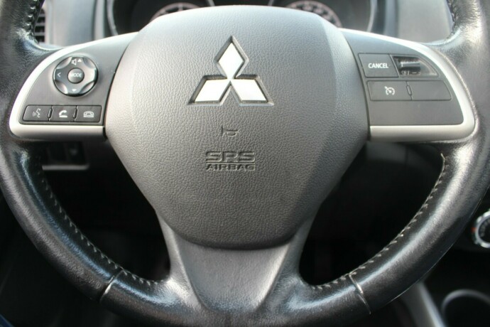 mitsubishi-asx-bensin-2014-big-10