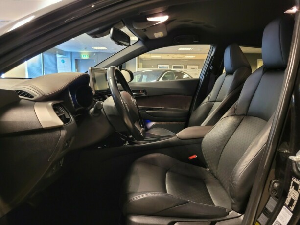 toyota-c-hr-elektrisitetbensin-2017-big-17