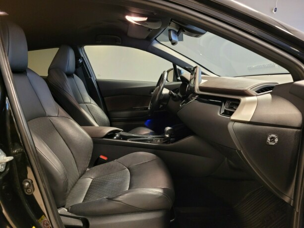 toyota-c-hr-elektrisitetbensin-2017-big-10