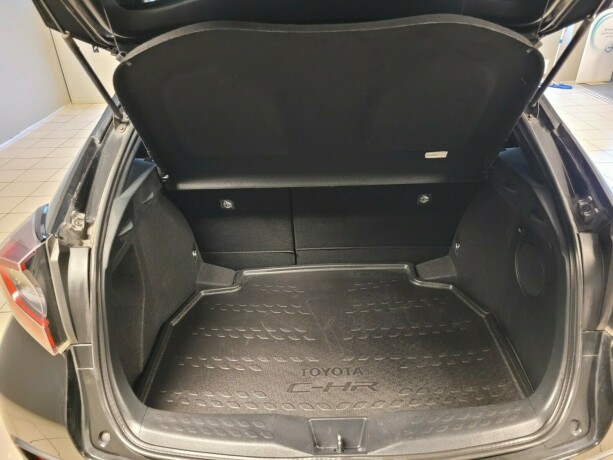 toyota-c-hr-elektrisitetbensin-2017-big-16