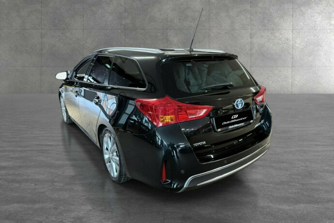 toyota-auris-elektrisitetbensin-2015-big-4