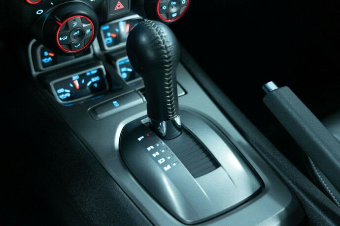 chevrolet-camaro-bensin-2015-big-23