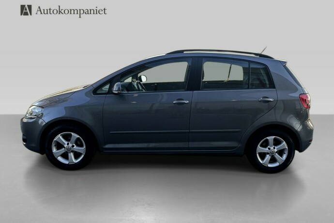 volkswagen-golf-plus-diesel-2012-big-7