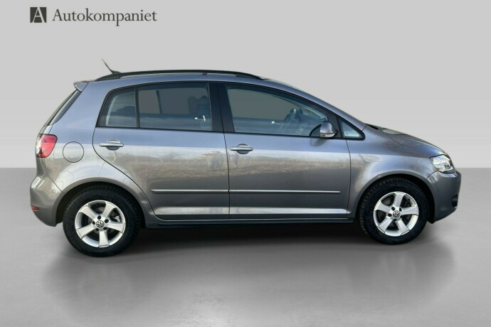 volkswagen-golf-plus-diesel-2012-big-4