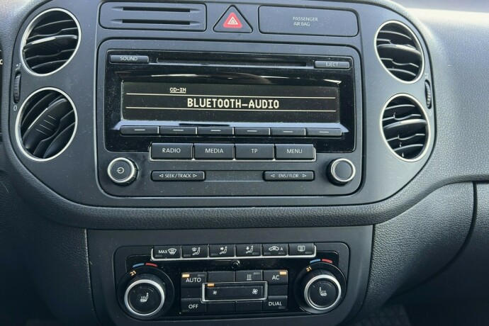 volkswagen-golf-plus-diesel-2012-big-14