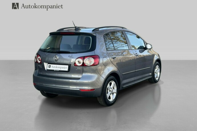 volkswagen-golf-plus-diesel-2012-big-3