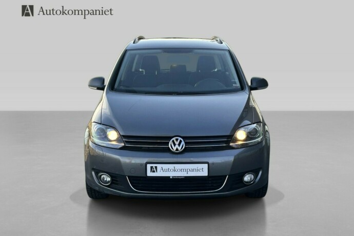 volkswagen-golf-plus-diesel-2012-big-5