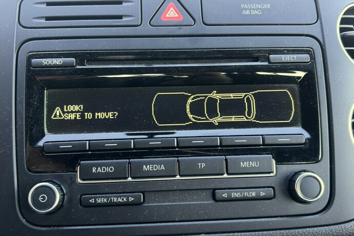 volkswagen-golf-plus-diesel-2012-big-15