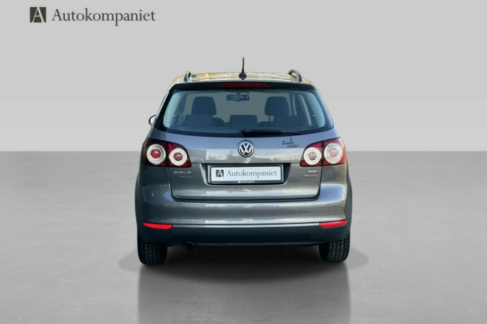 volkswagen-golf-plus-diesel-2012-big-6