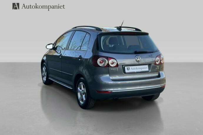 volkswagen-golf-plus-diesel-2012-big-1
