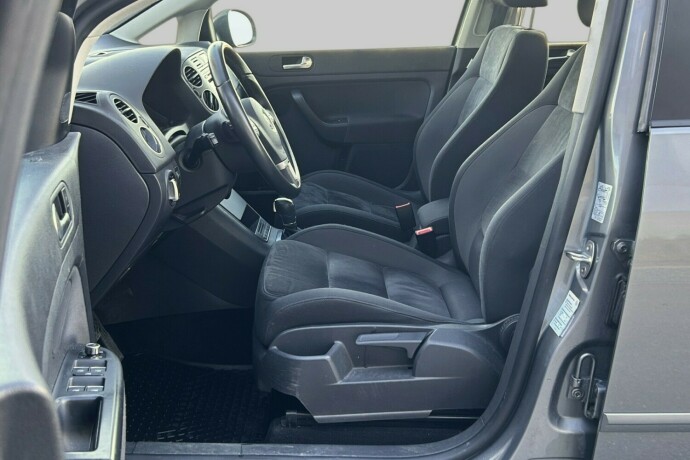 volkswagen-golf-plus-diesel-2012-big-8