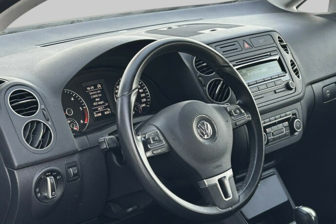 volkswagen-golf-plus-diesel-2012-big-12