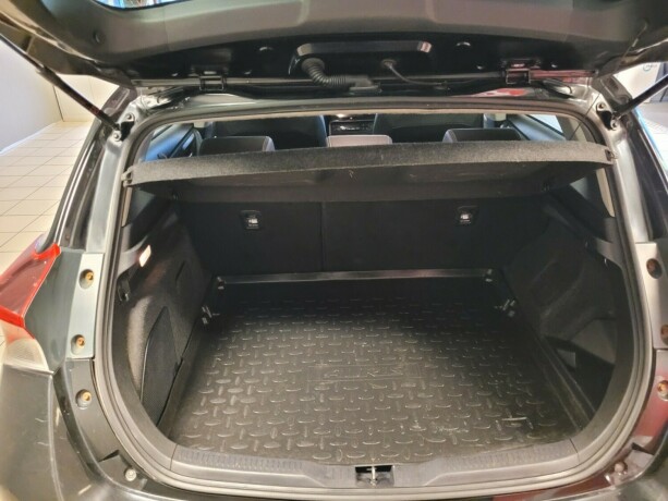 toyota-auris-elektrisitetbensin-2016-big-16