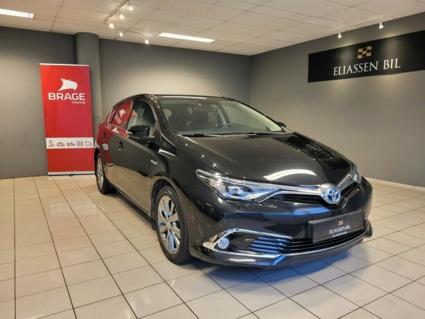 toyota-auris-elektrisitetbensin-2016-big-9
