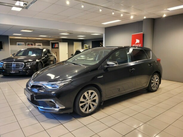 toyota-auris-elektrisitetbensin-2016-big-7