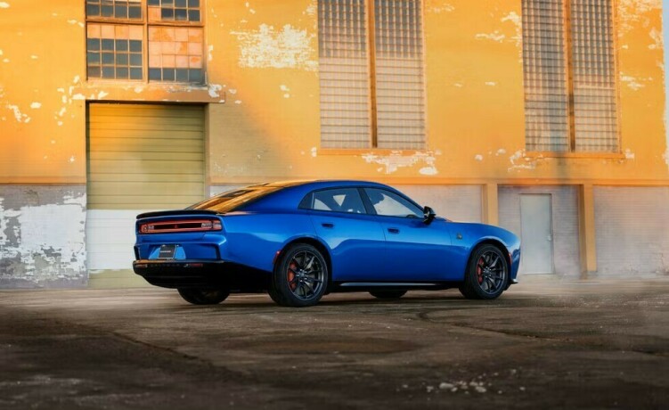 dodge-charger-elektrisitet-2026-big-3